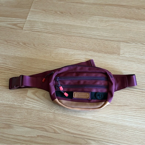 Wilderdog Handbags - Wilderdog Huckleberry Utility Fanny Travel Pack Bag